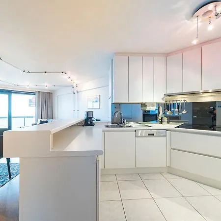 Appartement With Two Terraces And Sea View *